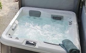 Premium Apartment Mit Privatem Whirlpool, Sauna, Garten